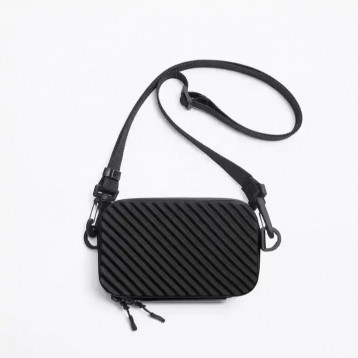 メンズバッグ ブラック ハードボックス ミニシンプルクロスボディバッグ